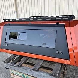 Steel Canopy Isuzu D-Max + Pet Window Doors 